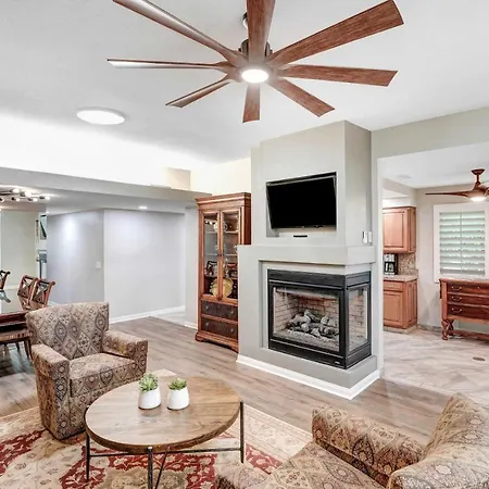 Palm Desert Resort Condo Near Golfing